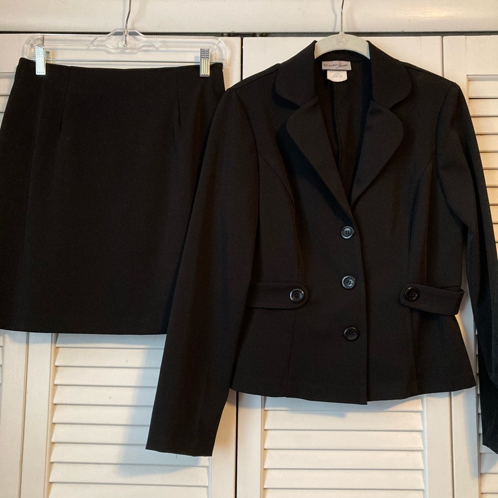 1990s black skirt suit set with waist detailing - size 7/8